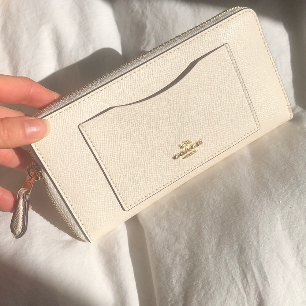Coach Wallet (Chalk) Brand New